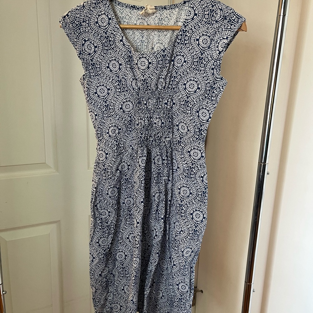 Cap sleeved dress